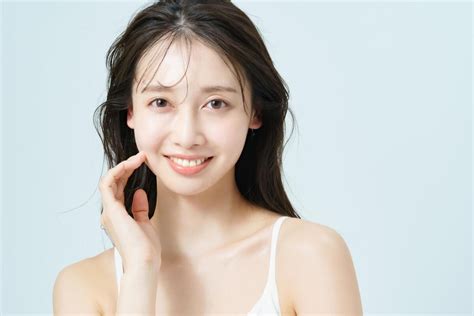 すっぴん美人の条件って？ノーメイクでも可愛くなれる「7つの。